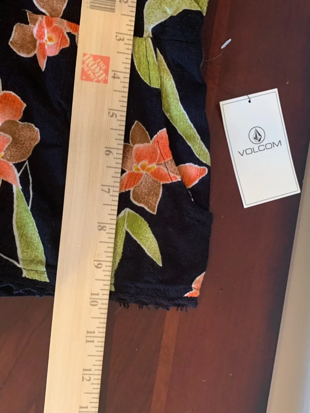 NWT Volcom Black Floral Smocked-Waist Shorts - Picture 8 of 10